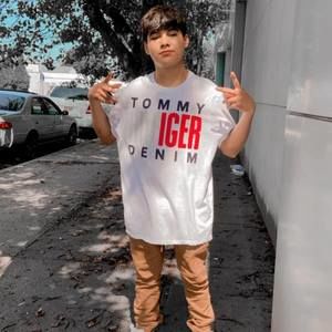 Meet your Posher, Eduardo